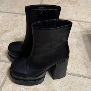 Steve Madden Black Platform Heeled Boots